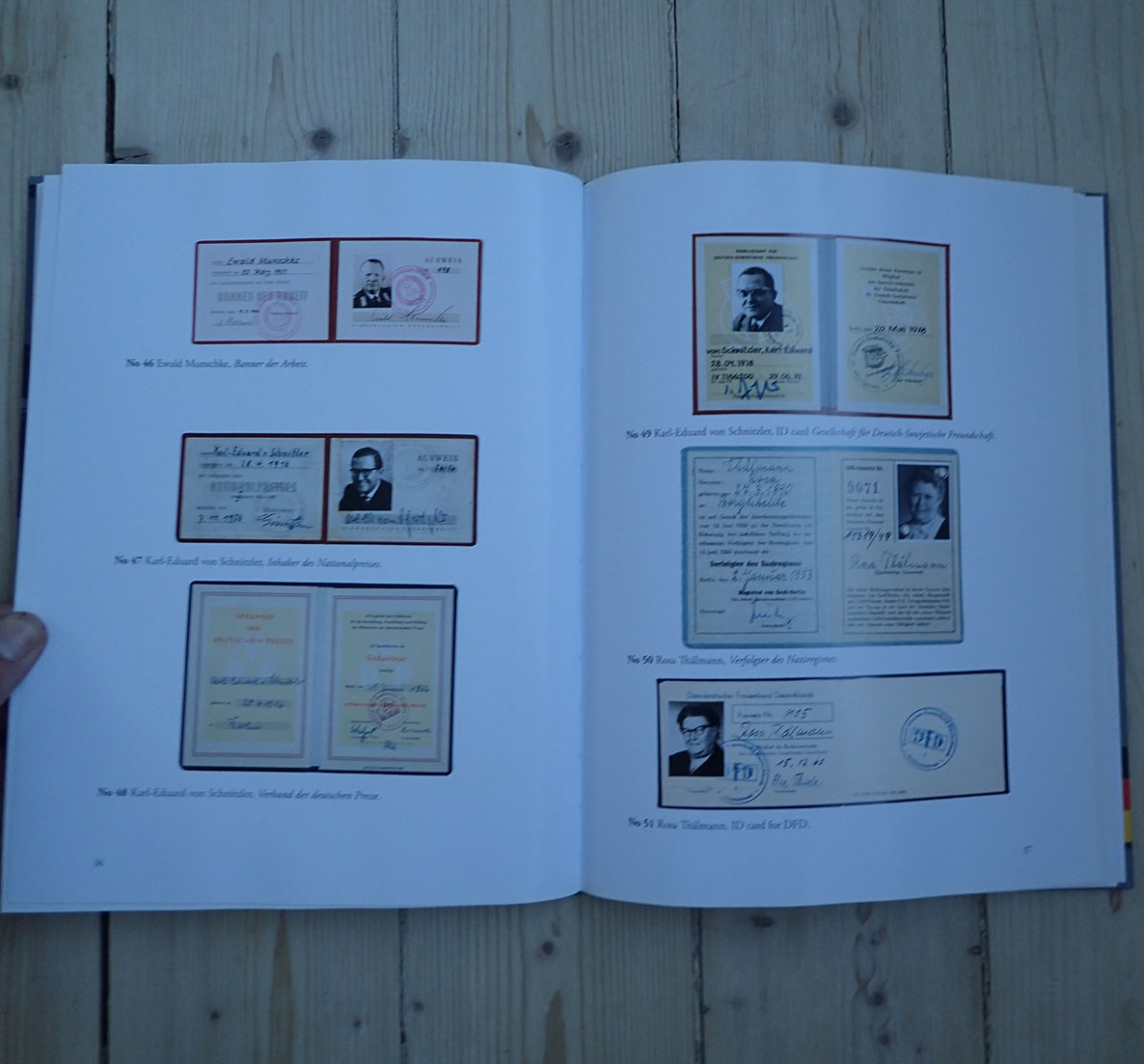 Sven A.G Kjellström. DDR - bok om Øst-tyske medaljer, merker, diplomer, medlembøker, ID-kort etc. (2011). - Bilde 6