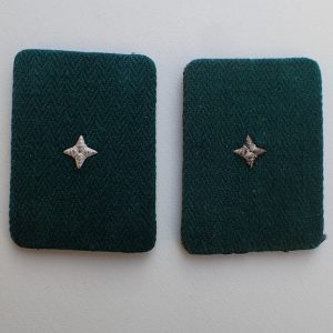 AT Lagfører kravespeil.