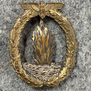Kriegsmarine Minesøkermerke. (Tidlig Buntmetal).