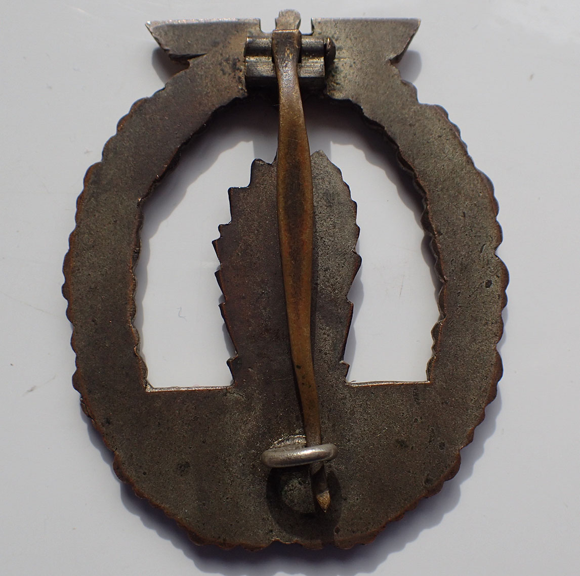 Kriegsmarine Minesøkermerke. (Tidlig Buntmetal). - Bilde 6