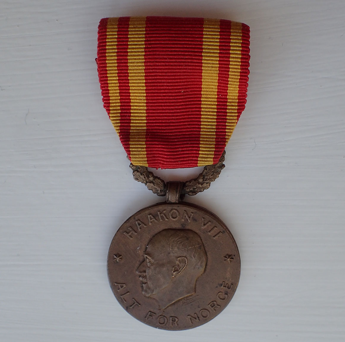 Krigsmedaljen. (J.R. GAUNT. LONDON).