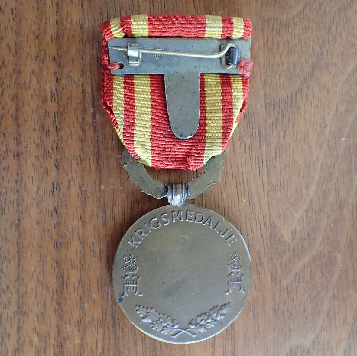 Krigsmedaljen. (J.R. GAUNT. LONDON). - Bilde 4