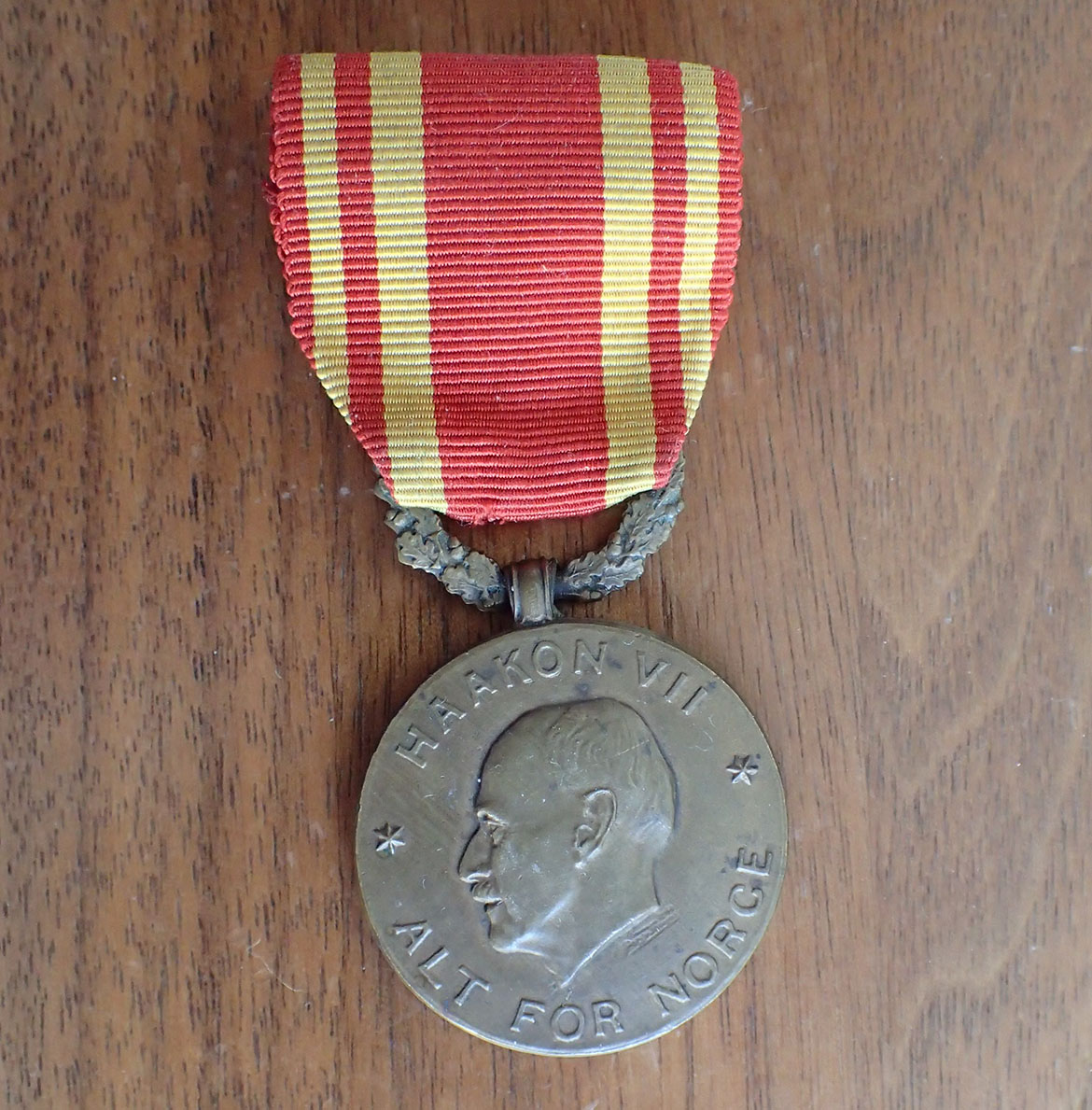 Krigsmedaljen. (J.R. GAUNT. LONDON). - Bilde 2