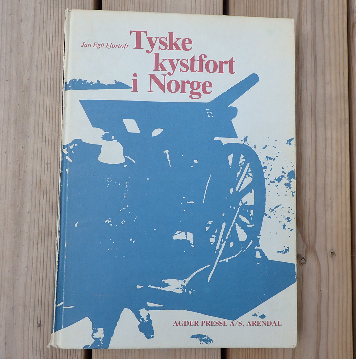 Jan Egil Fjørtoft. TYSKE KYSTFORT I NORGE. (1982).