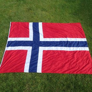 Norsk flagg. Som ny! (215 x 300 cm.).