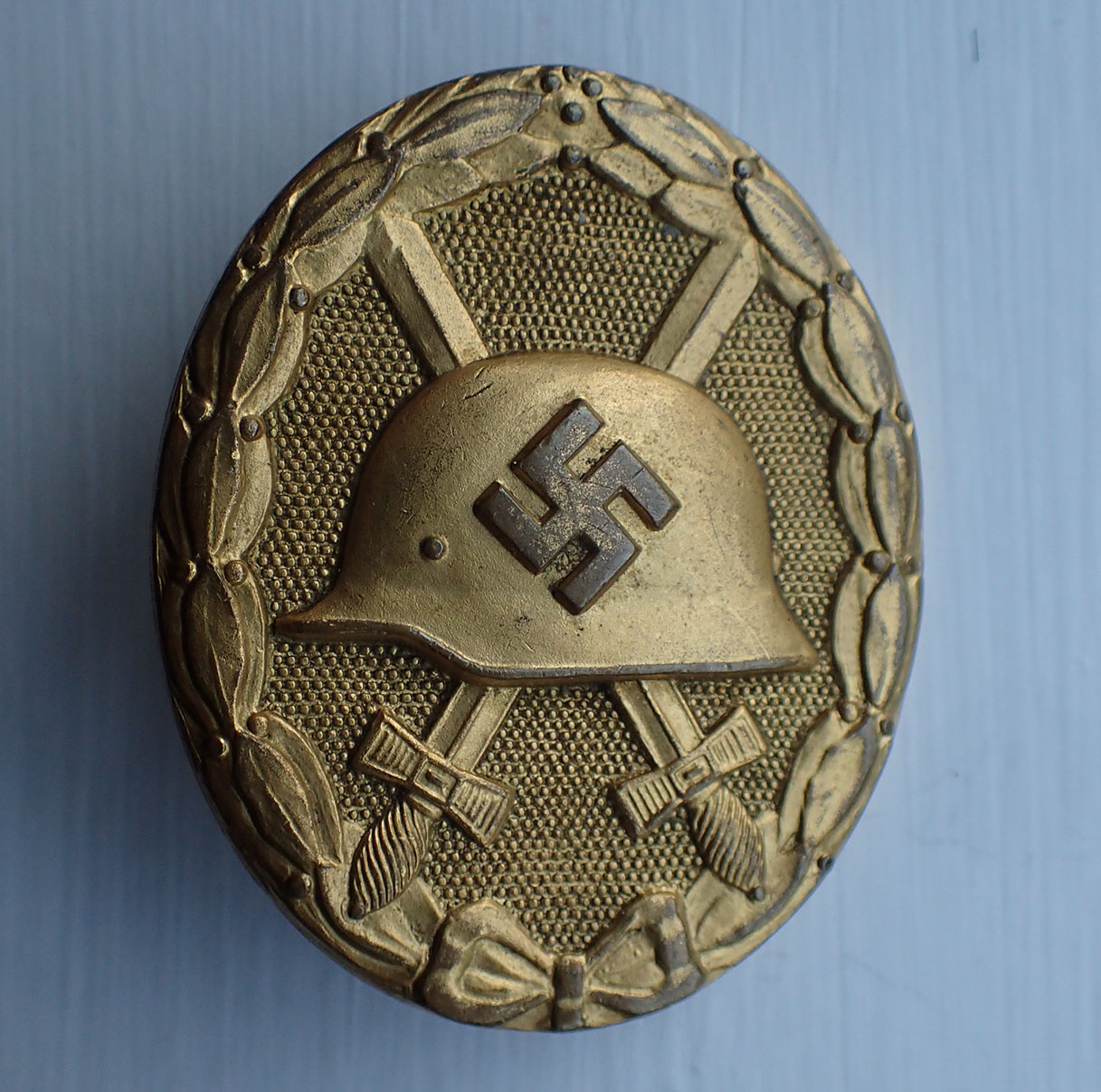 Såret merke i gull. (Hauptmunzamt. Wien).