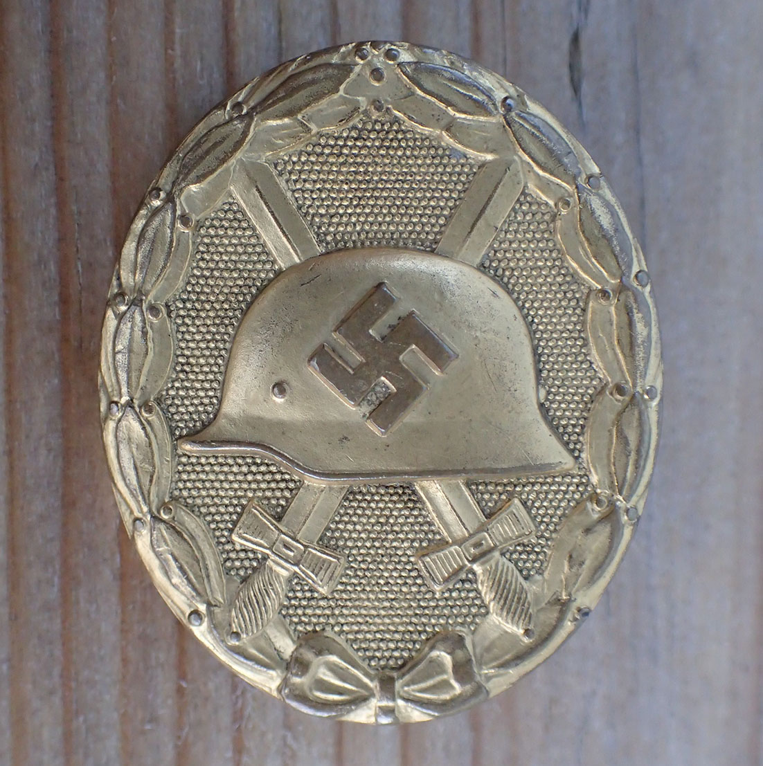 Såret merke i gull. (Hauptmunzamt. Wien). - Bilde 2