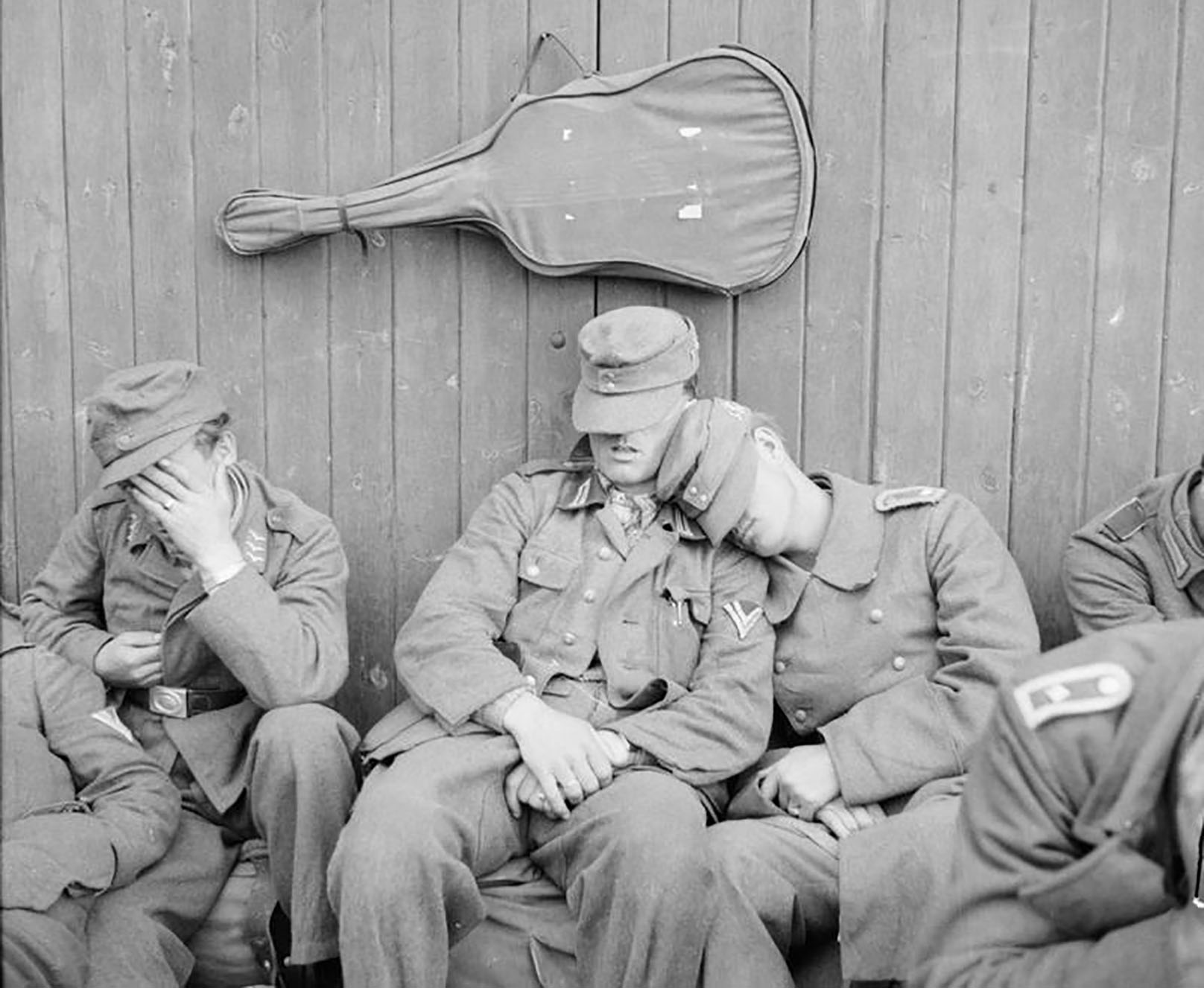 Kystartilleri offiser båtlue. (Brukt ved minerydding i Oslo i 1945). - Bilde 21