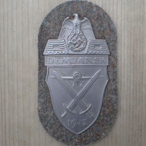 Demjansk armskilt.