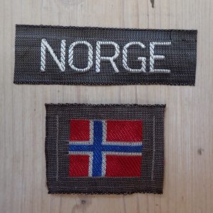 Polititroppene armmerker.