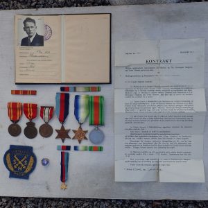 Stor gruppe norske og engelske medaljer etc. (Tilhørt skytter Georg Iversen fra Skudeneshavn).