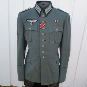 Wehrmacht Jäger Hauptmann uniformsjakke. (Lt. d. R. Heiden. II. 1939).