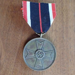 Krigsfortjeneste medaljen.