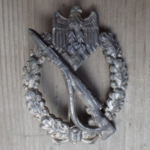Infanterimerke i sølv. FLL. (Friedrich Linden. Lüdenscheid).