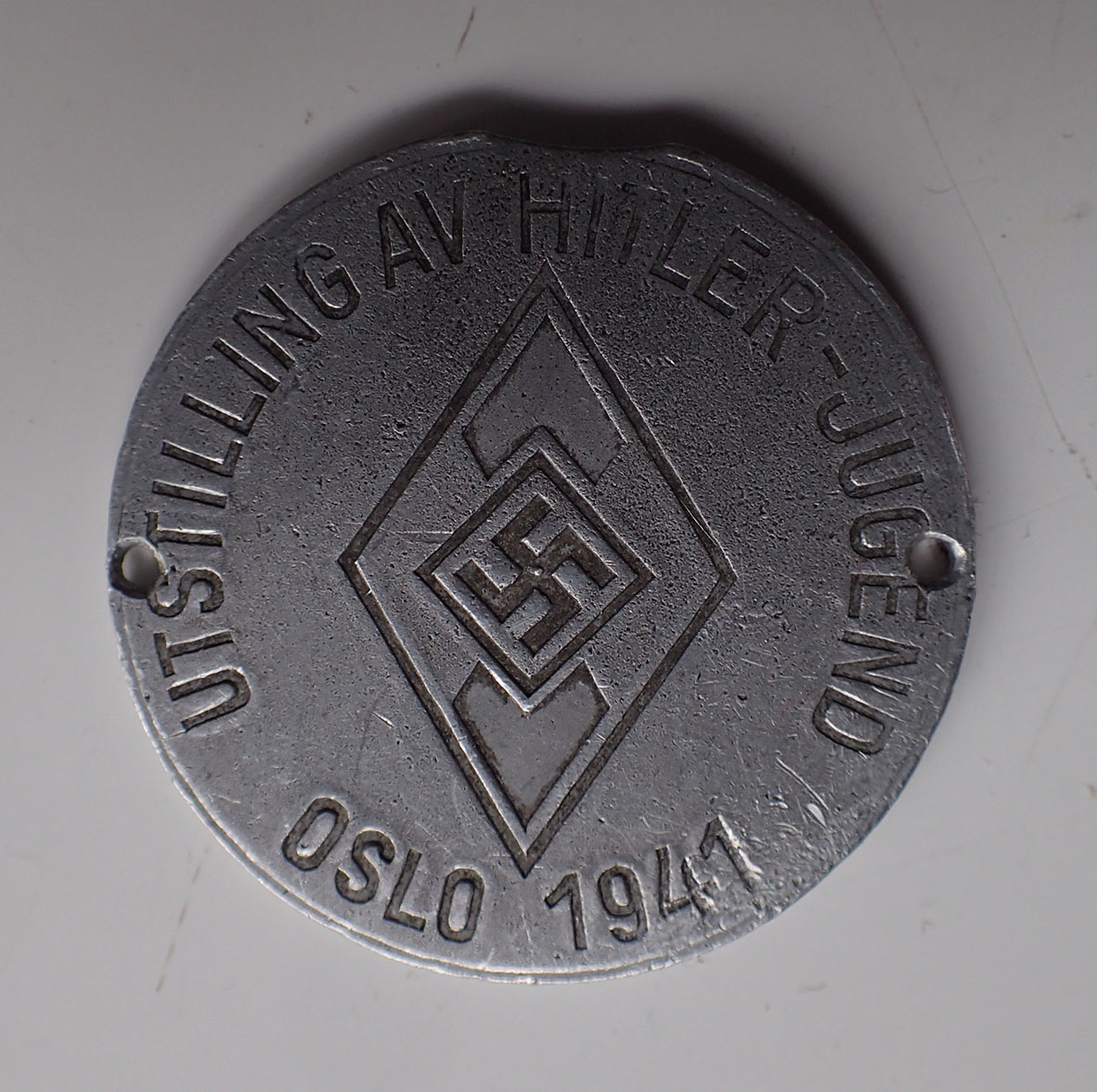 UTSTILLING AV HITLER-JUGEND. OSLO 1941 polett. (Tatt i Gudbrandsdalen etter frigjøringen). - Bilde 2